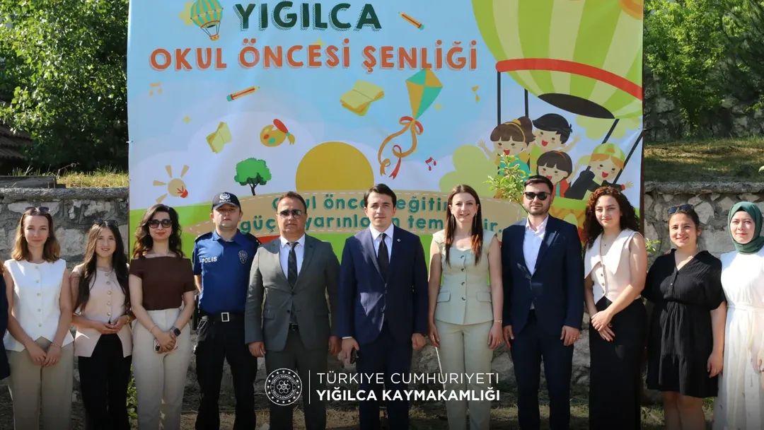 Kaymakamımız Sayın Hüseyin DEMİRKOL, Okul Öncesi Şenlikte Çocuklarla Bir Araya Geldi